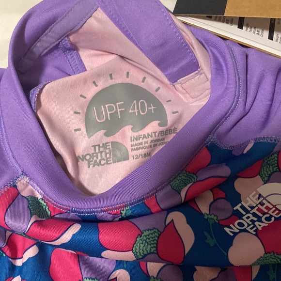 Infant The North Face Sunsuit - Picture 3 of 3